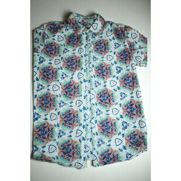 Active Short Sleeve Button-Up Shirt | Medium | Kaleidoscope Heart Print | Skate - Picture 11 of 13
